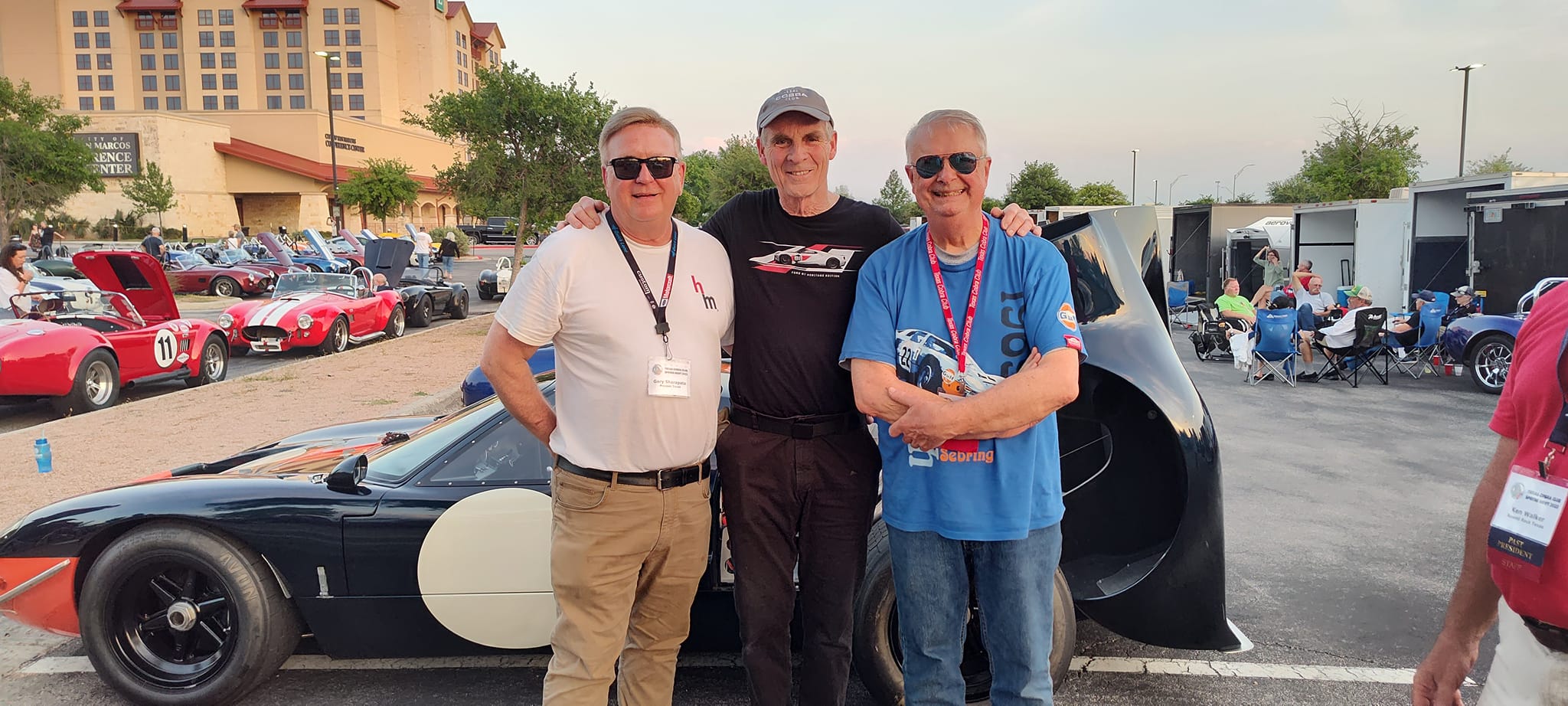 Gary & Sammy with Peter Miles.jpg